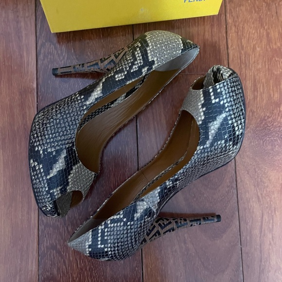 Fendi women heels - Picture 10 of 14